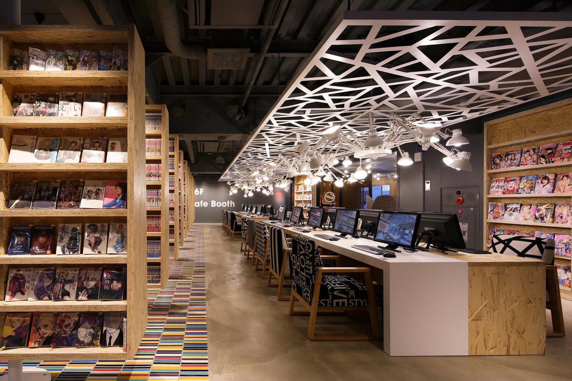 Booth Netcafe & Capsule Hotel a capsule Tokyo